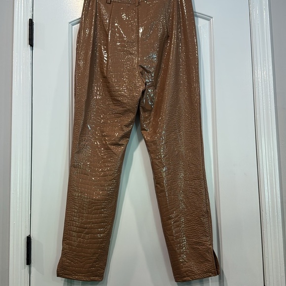 🔵 SHEIN Glossy Tan Faux Leather Croc-Embossed Pants Size Medium 6 - Picture 10 of 10